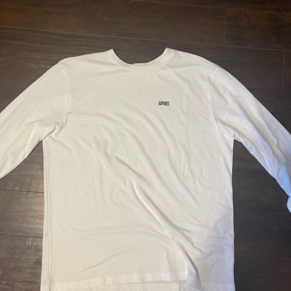 American Eagle Long Sleeve shirt Size L